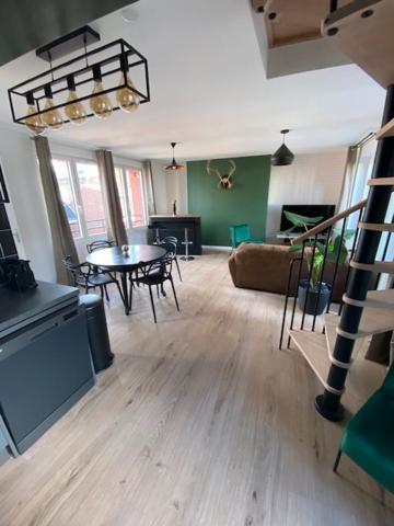 Duplex Proche Gare Vue Tour Perret Avec Parking Gratuit Apartment Amiens Ngoại thất bức ảnh